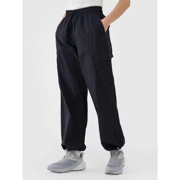 Women\ s casual oversize trousers 4F 4FRSS25TTROF1372-20S